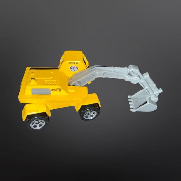 1997 HOT Wheels Road Repair Digger Yellow Excavator Vehicle 1/64 - Picture 4 of 7